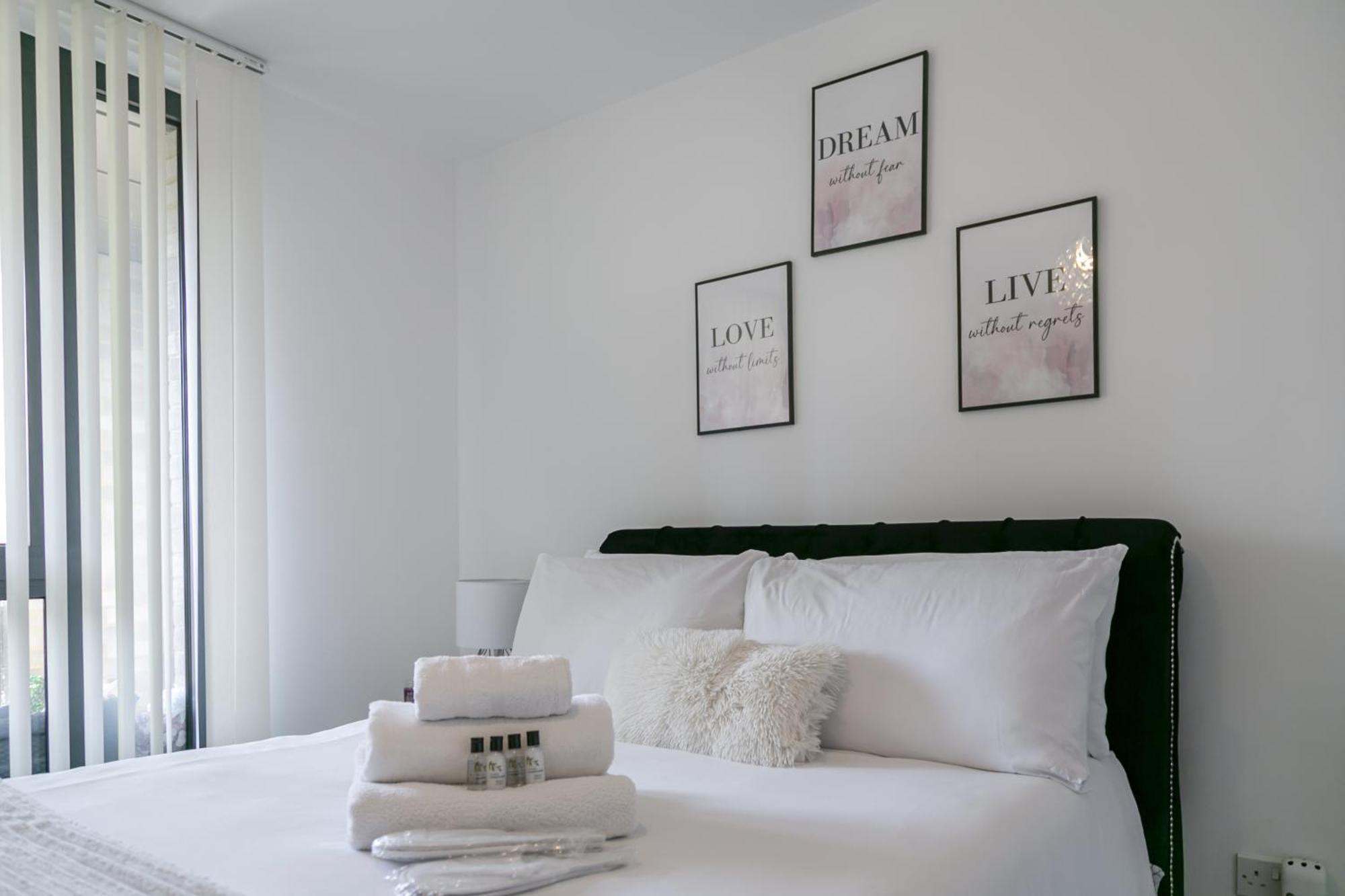 Greenwich Apartment With A River View & Balcony Near The 02 Arena & North Greenwich With Free Wifi & Fast Links Into Central ロンドン エクステリア 写真
